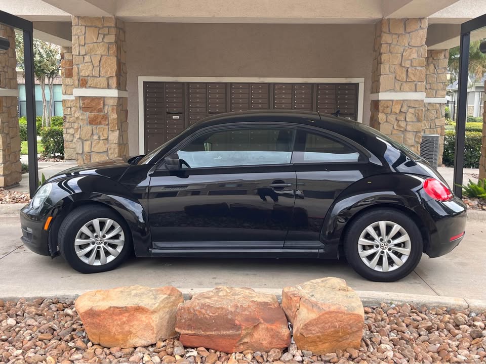 2015 Volkswagen Beetle 1.8T Classic Hatchback 2D - Photo 3
