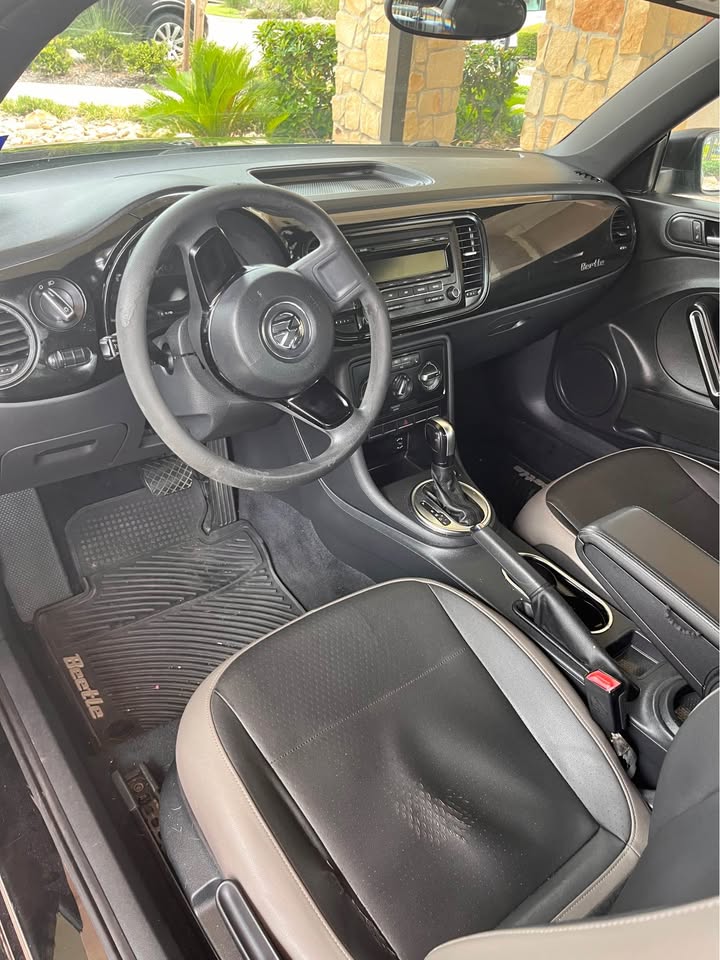 2015 Volkswagen Beetle 1.8T Classic Hatchback 2D - Photo 5