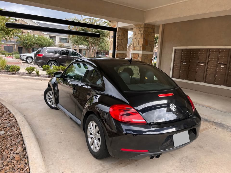 2015 Volkswagen Beetle 1.8T Classic Hatchback 2D - Photo 13