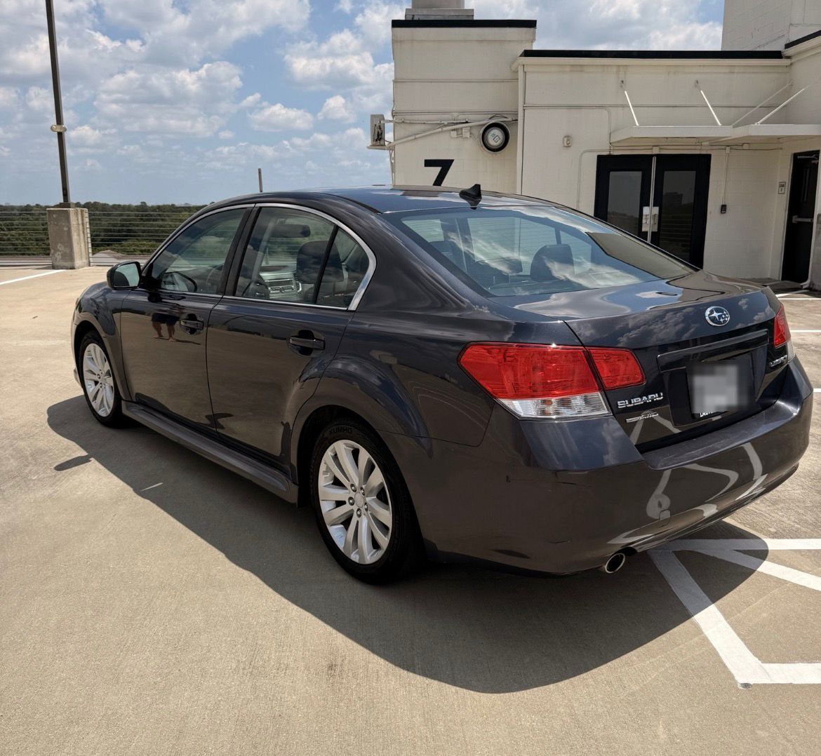2011 Subaru Legacy 2.5L Limited - Photo 3
